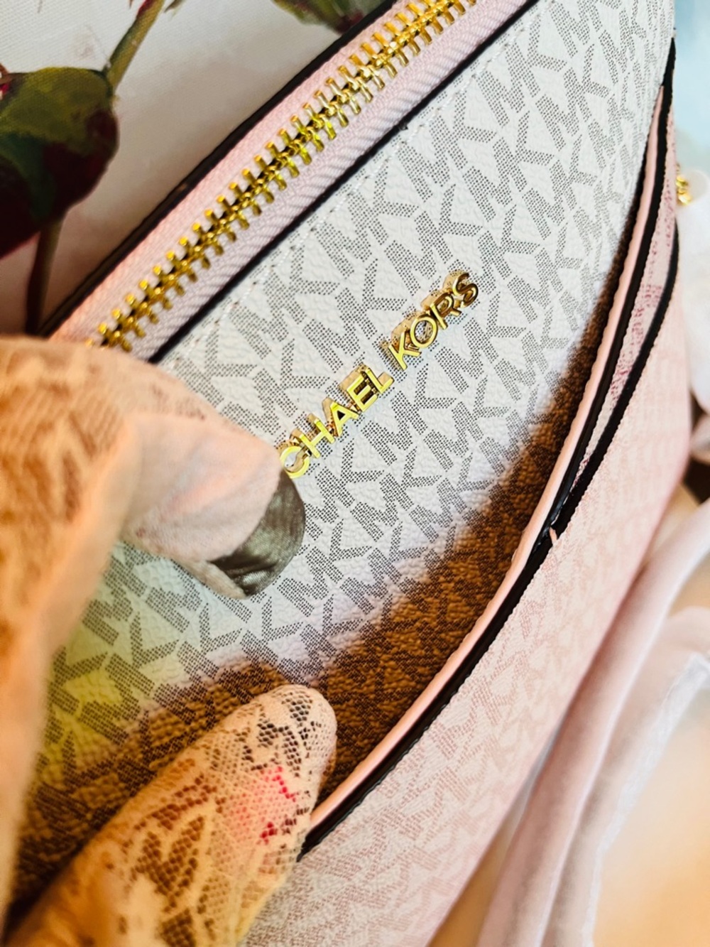 Michael Kors Jet Set Travel Powder Blush Pink Multi Medium Dome Crossbody (NWT) - Picture 7 of 13